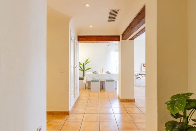 Apartamento de 3 habitaciones en Teulada Pueblo, Teulada-Moraira en venta con piscina garaje - 640.000 € (Ref: 9466100)