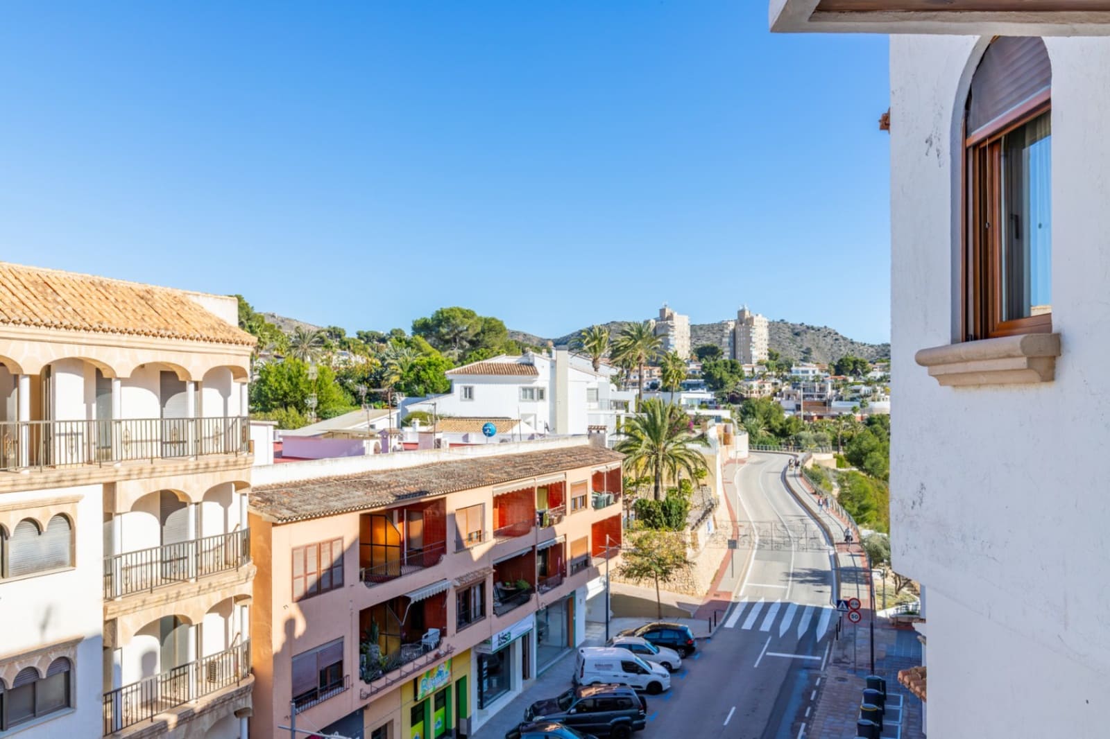 Ático de 2 habitaciones en Moraira en alquiler con garaje - 1.200 € (Ref: 9532556)
