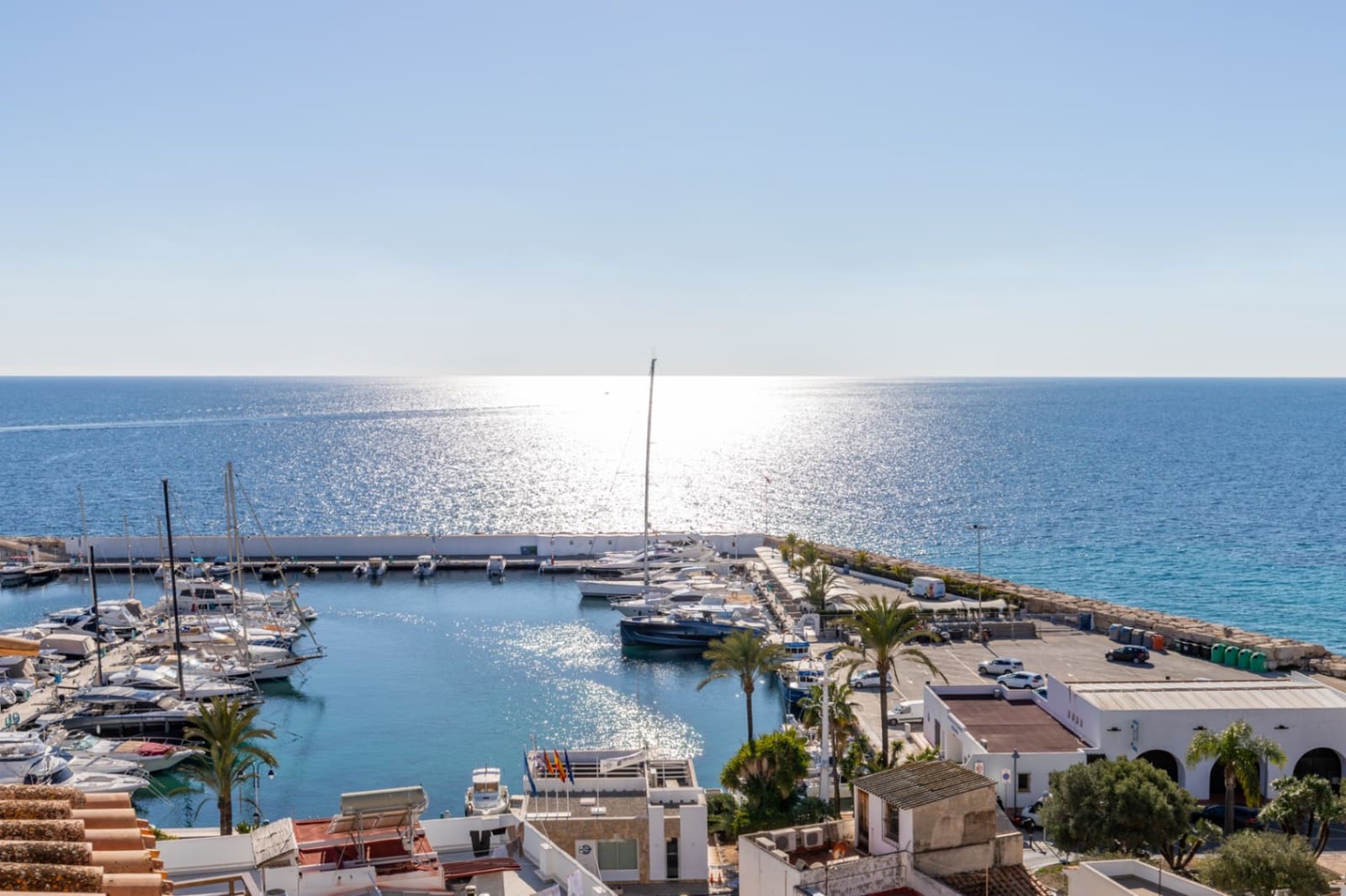 Ático de 2 habitaciones en Moraira en alquiler con garaje - 1.200 € (Ref: 9532556)