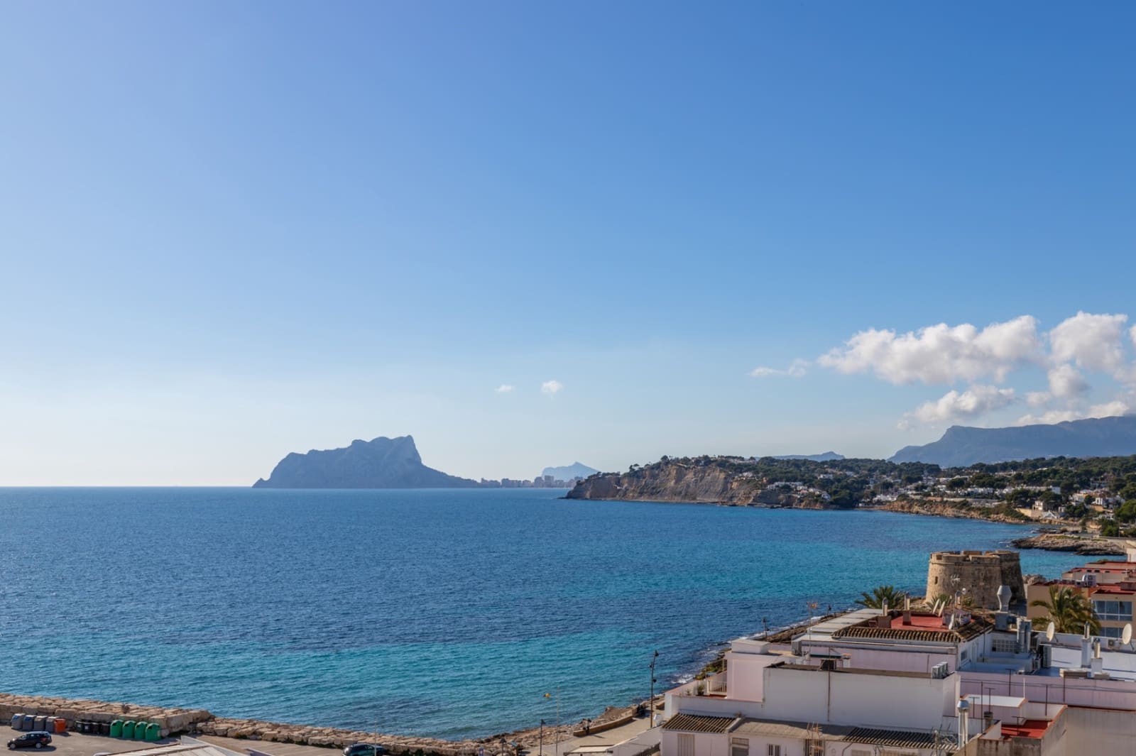 Ático de 2 habitaciones en Moraira en alquiler con garaje - 1.200 € (Ref: 9532556)