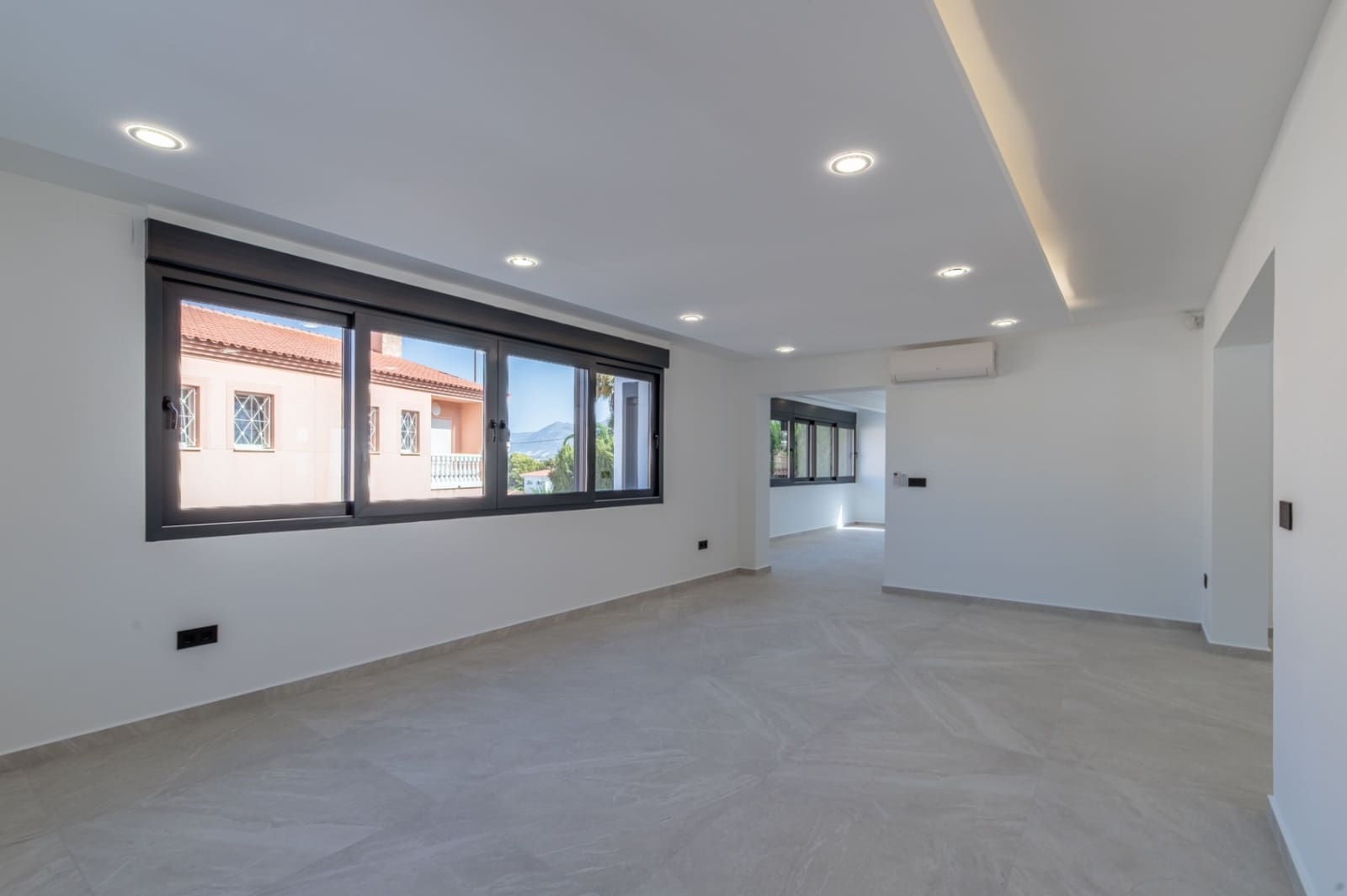 6 Zimmer Villa zu verkaufen in Albir mit Pool Garage - 1.575.000 € (Ref: 9635348)