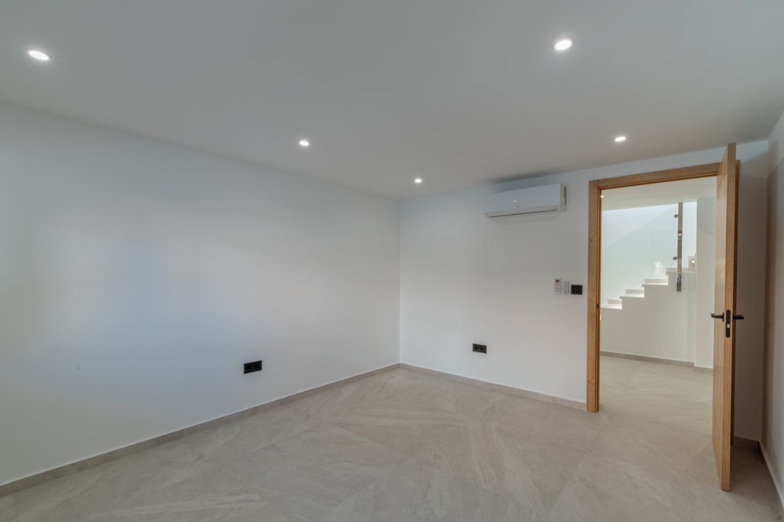 6 Zimmer Villa zu verkaufen in Albir mit Pool Garage - 1.575.000 € (Ref: 9635348)