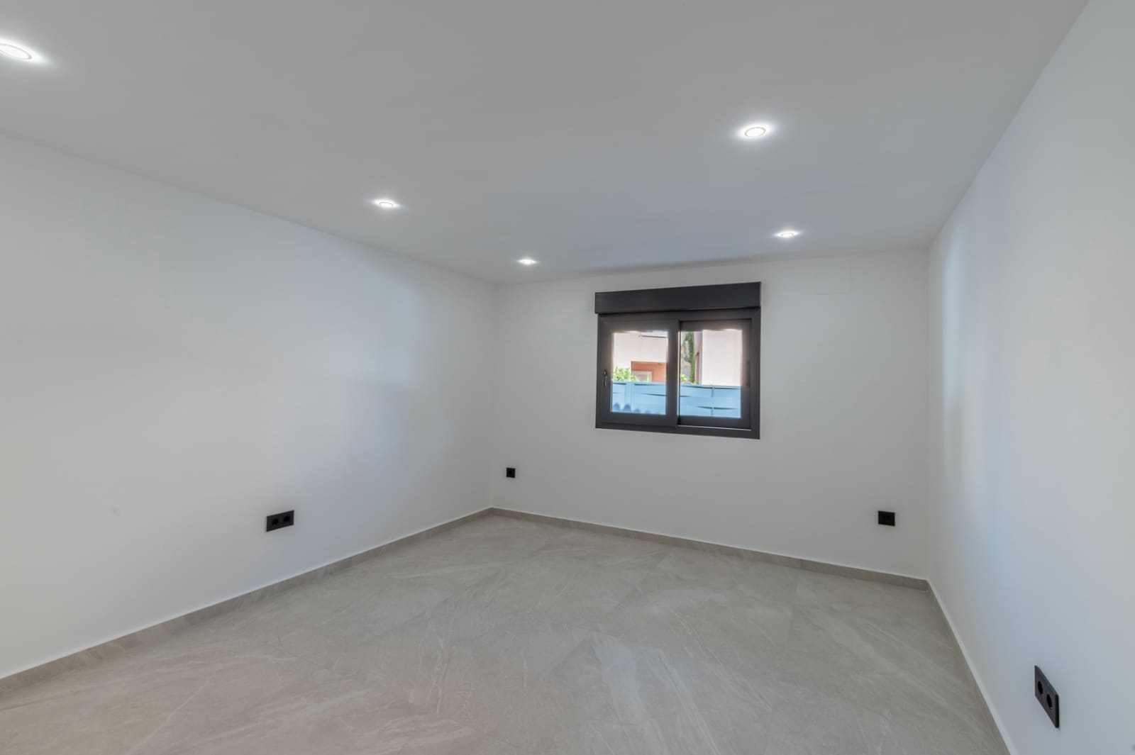 6 Zimmer Villa zu verkaufen in Albir mit Pool Garage - 1.575.000 € (Ref: 9635348)