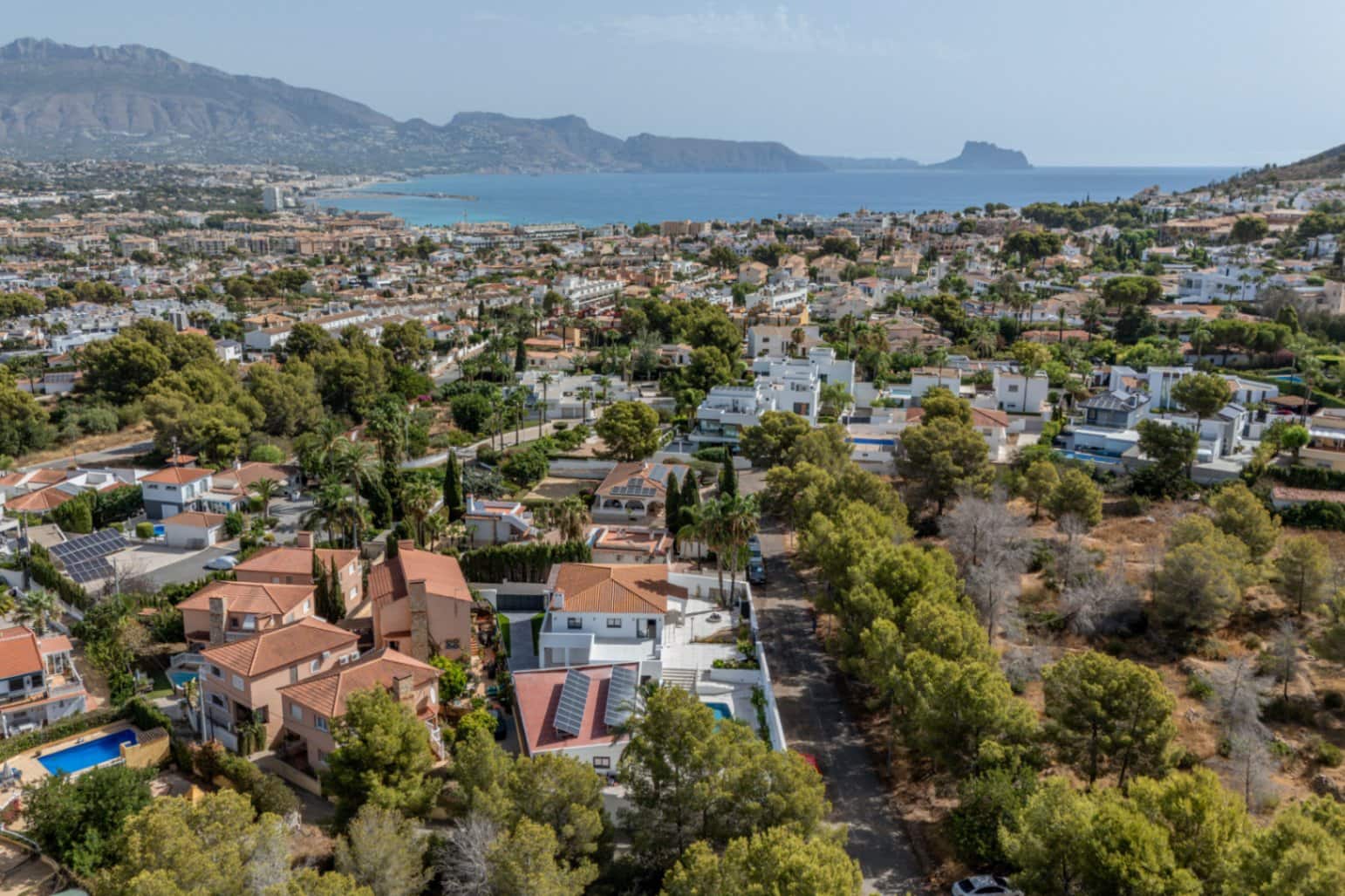 6 Zimmer Villa zu verkaufen in Albir mit Pool Garage - 1.575.000 € (Ref: 9635348)