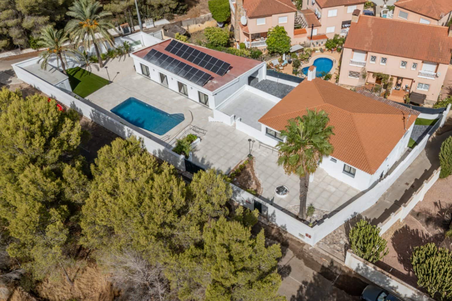 6 Zimmer Villa zu verkaufen in Albir mit Pool Garage - 1.575.000 € (Ref: 9635348)
