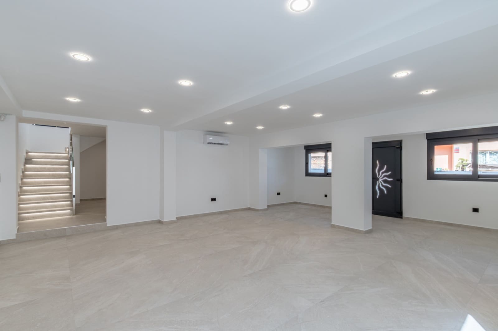 6 Zimmer Villa zu verkaufen in Albir mit Pool Garage - 1.575.000 € (Ref: 9635348)