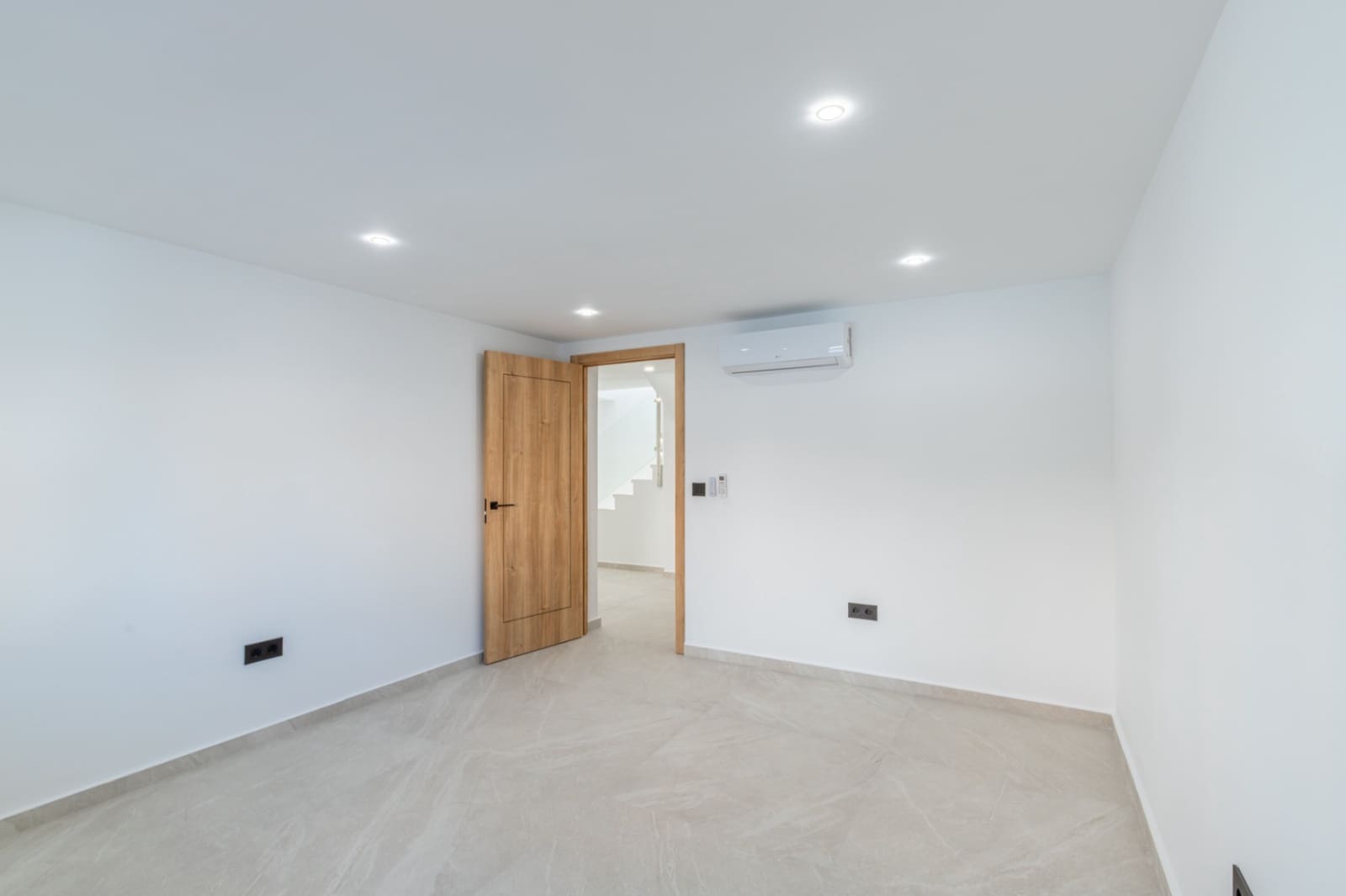 6 Zimmer Villa zu verkaufen in Albir mit Pool Garage - 1.575.000 € (Ref: 9635348)