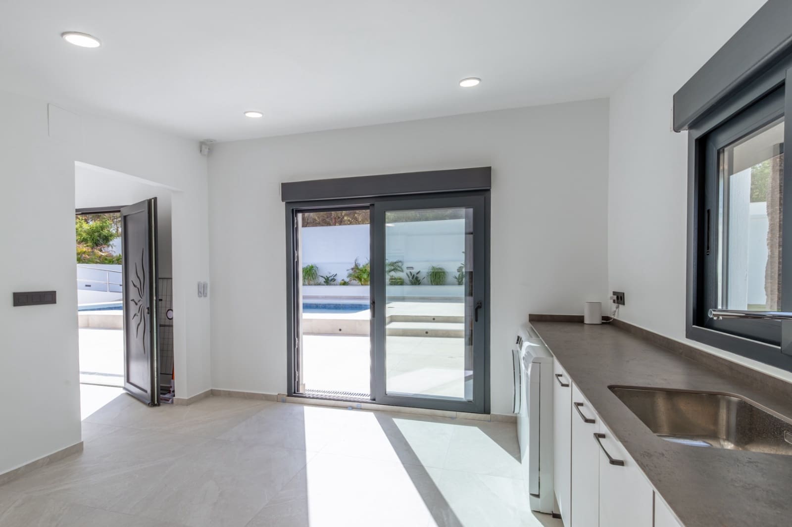 6 Zimmer Villa zu verkaufen in Albir mit Pool Garage - 1.575.000 € (Ref: 9635348)