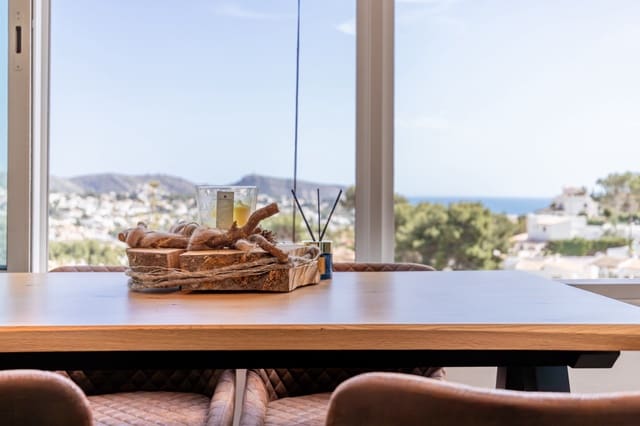 2 soveværelse Lejlighed til salg i Moraira, Teulada-Moraira - € 211.000 (Ref: 9759474)