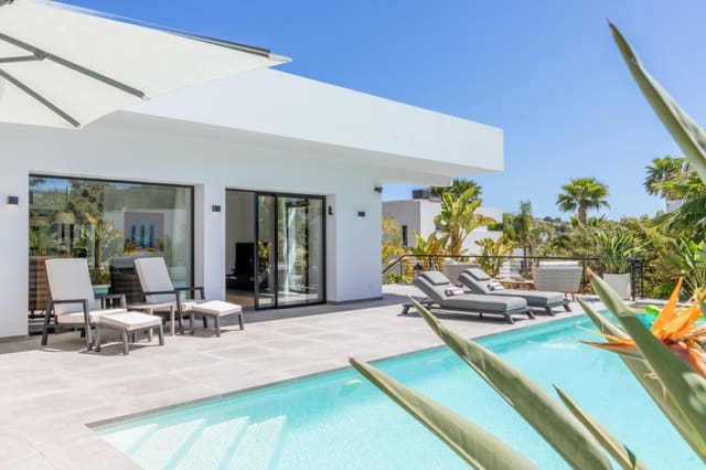 3 slaapkamer Villa te koop in Moraira, Teulada-Moraira met zwembad garage - € 1.585.000 (Ref: 9804884)