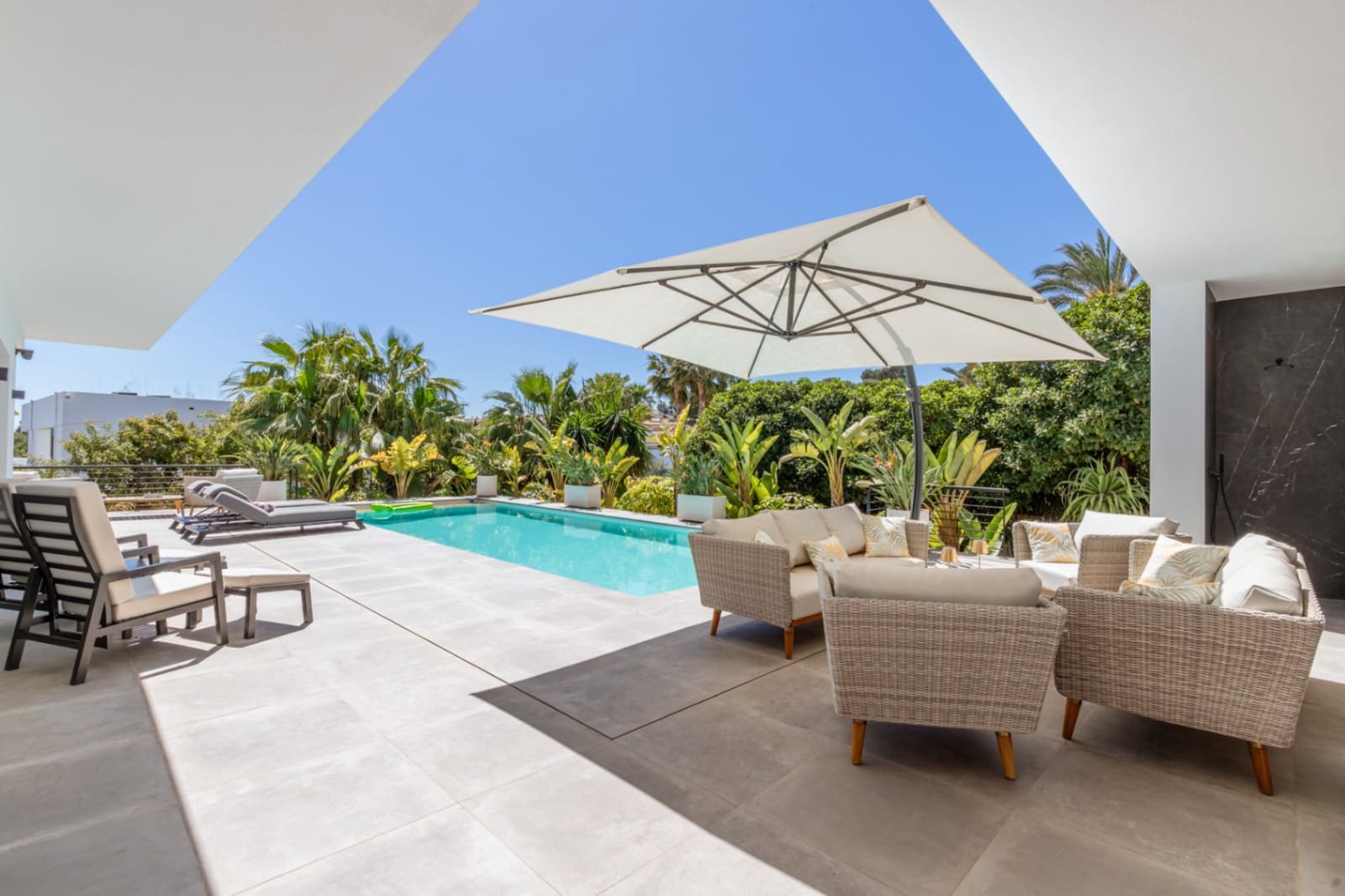 3 slaapkamer Villa te koop in Moraira met zwembad garage - € 1.585.000 (Ref: 9804884)