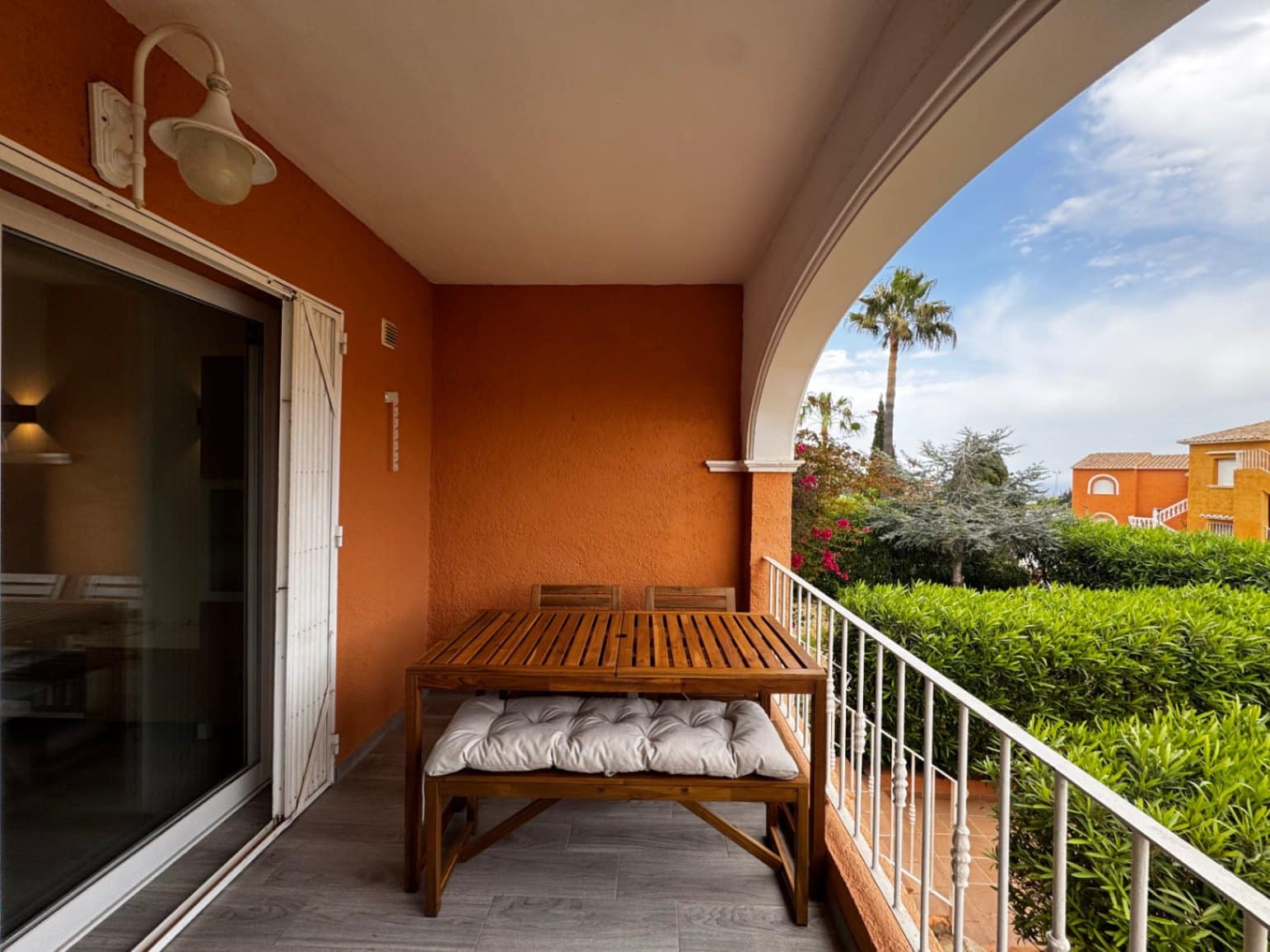 2 soverom Leilighet til leie i Cumbre del Sol med svømmebasseng - € 900 (Ref: 9810860)