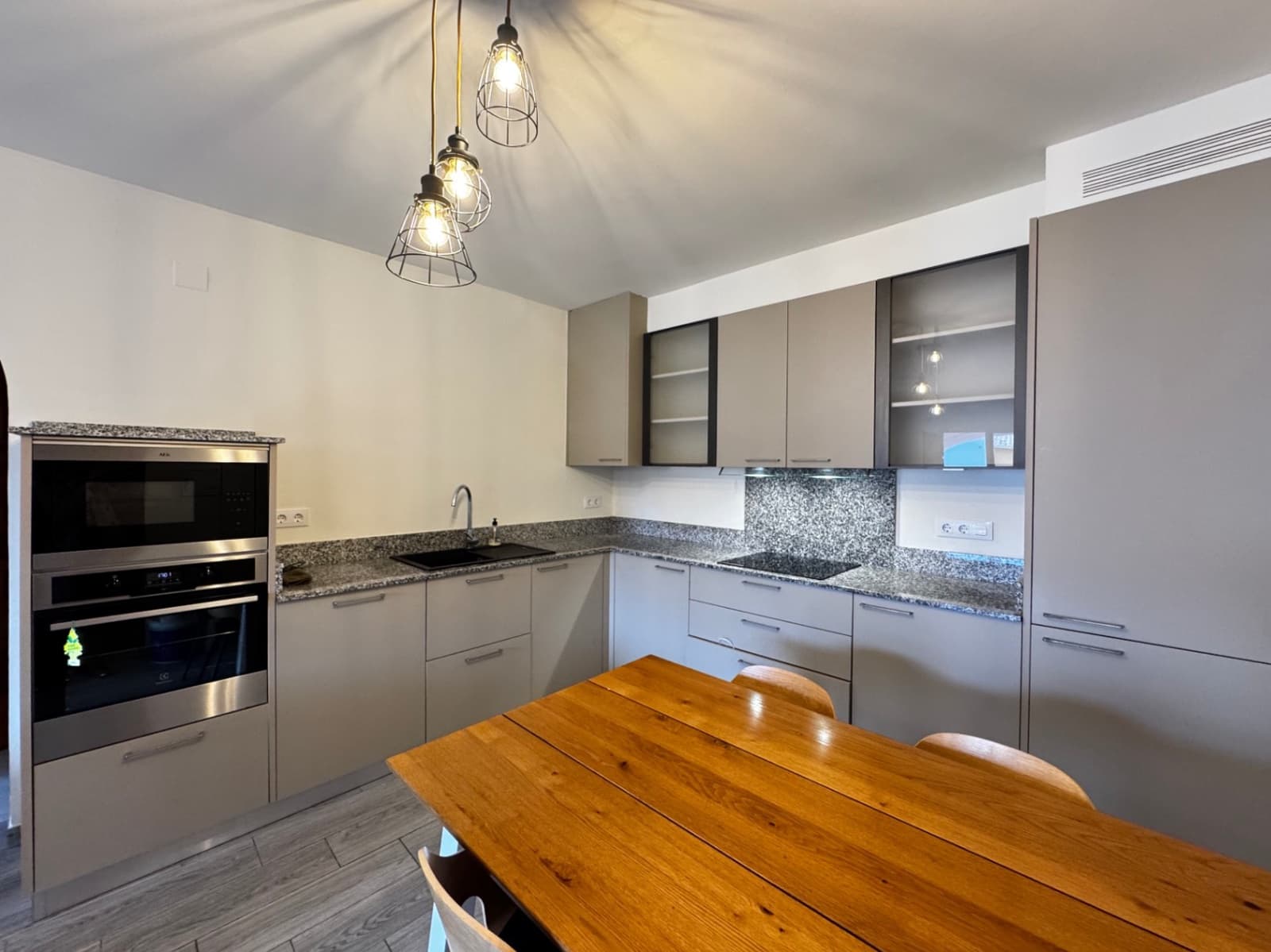2 soverom Leilighet til leie i Cumbre del Sol med svømmebasseng - € 900 (Ref: 9810860)