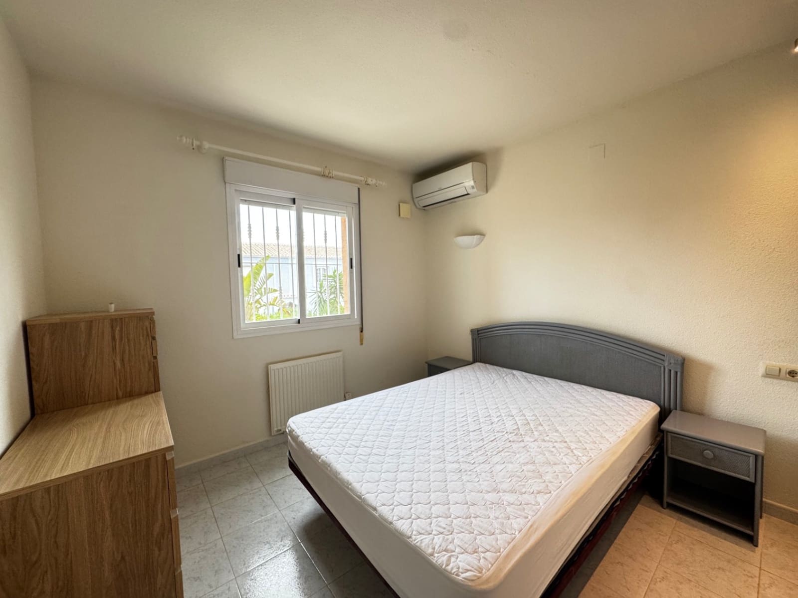 2 soverom Leilighet til leie i Cumbre del Sol med svømmebasseng - € 900 (Ref: 9810860)