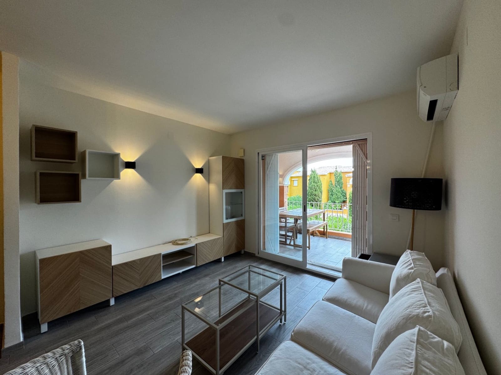 2 soverom Leilighet til leie i Cumbre del Sol med svømmebasseng - € 900 (Ref: 9810860)