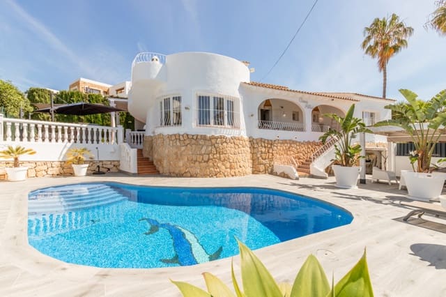 4 soverom Villa til salgs i Moraira, Teulada-Moraira med svømmebasseng garasje - € 930 000 (Ref: 9858892)