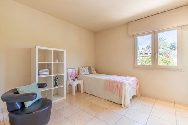 3 makuuhuone Huoneisto myytävänä paikassa Moraira, Teulada-Moraira mukana uima-altaan 
autotalli - 549 000 € (Ref: 9872448)