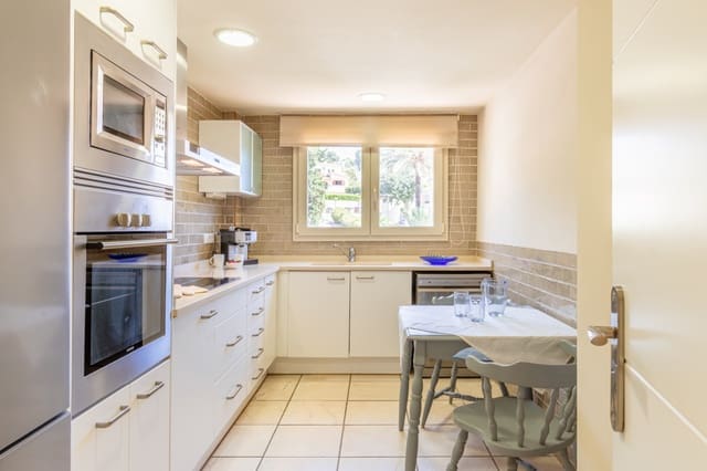 3 makuuhuone Huoneisto myytävänä paikassa Moraira, Teulada-Moraira mukana uima-altaan 
autotalli - 549 000 € (Ref: 9872448)