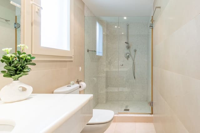 3 makuuhuone Huoneisto myytävänä paikassa Moraira, Teulada-Moraira mukana uima-altaan 
autotalli - 549 000 € (Ref: 9872448)