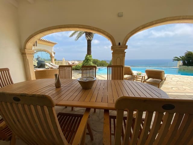 4 soverom Villa til salgs i Moraira, Teulada-Moraira med svømmebasseng garasje - € 1 500 000 (Ref: 9895397)