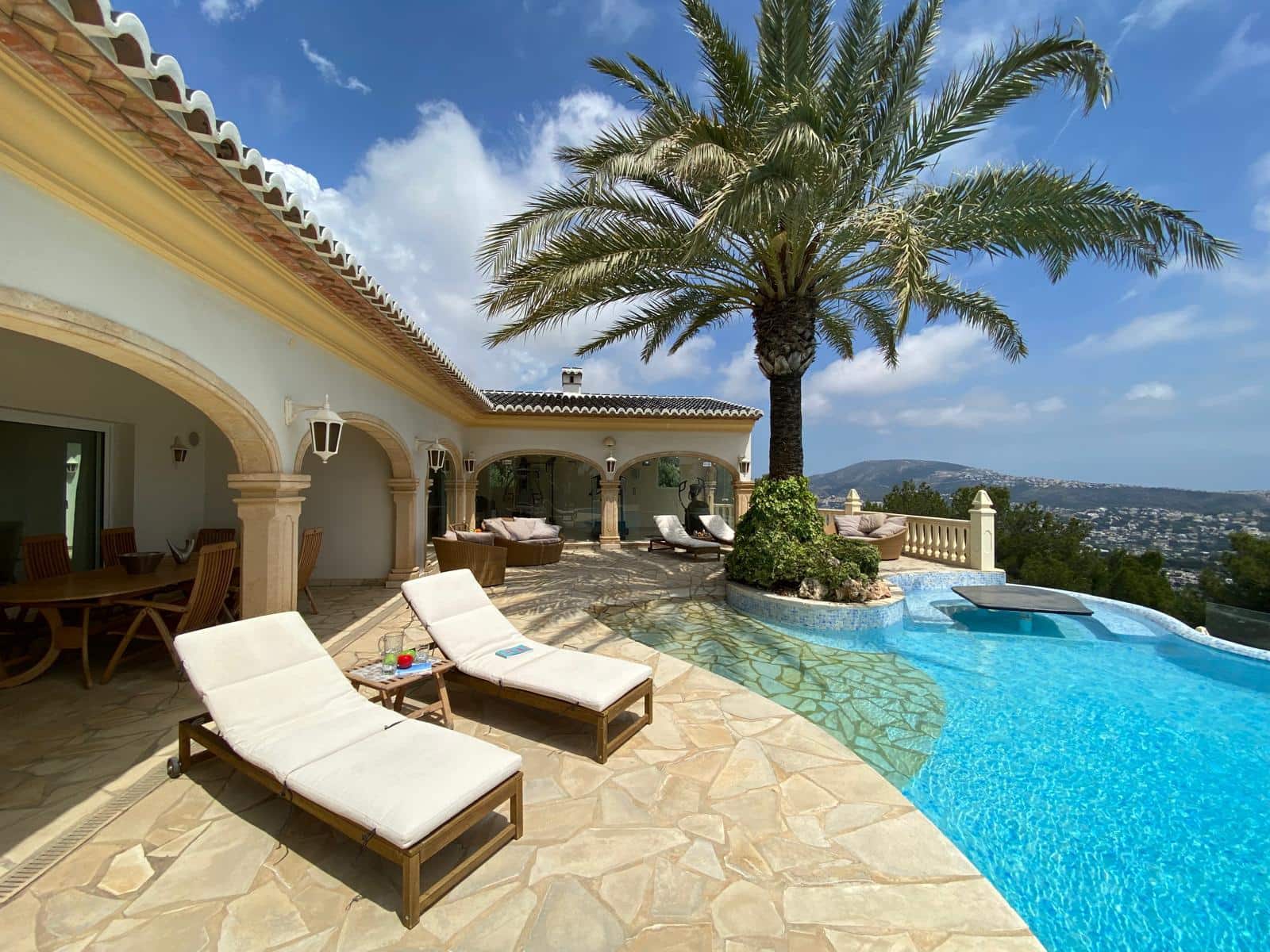 4 soveværelse Villa til salg i Moraira med swimmingpool garage - € 1.500.000 (Ref: 9895397)