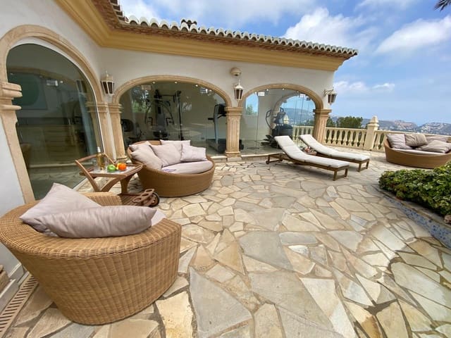 4 soverom Villa til salgs i Moraira, Teulada-Moraira med svømmebasseng garasje - € 1 500 000 (Ref: 9895397)