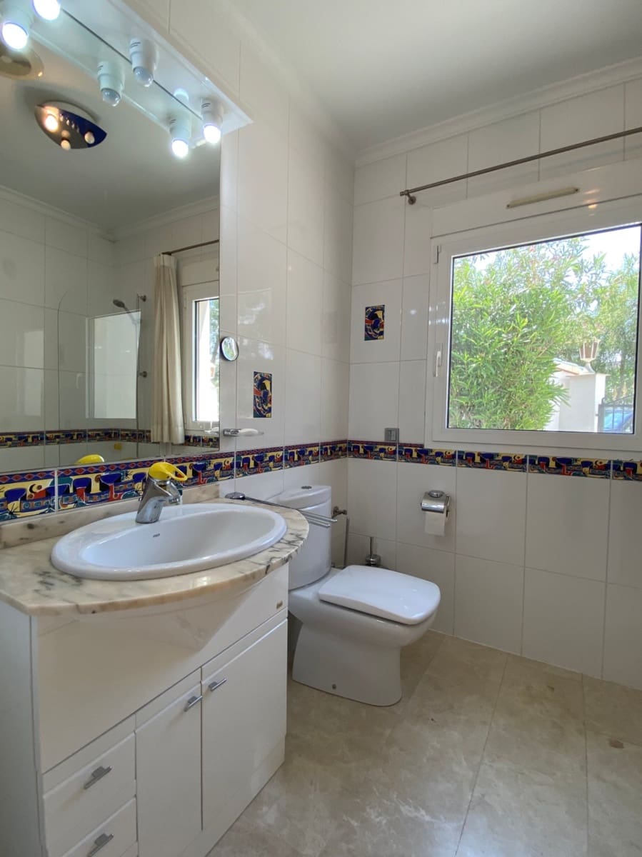 4 bedroom Villa for sale in Moraira with pool garage - € 1,500,000 (Ref: 9895397)