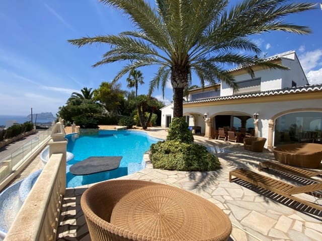 4 soverom Villa til salgs i Moraira, Teulada-Moraira med svømmebasseng garasje - € 1 500 000 (Ref: 9895397)