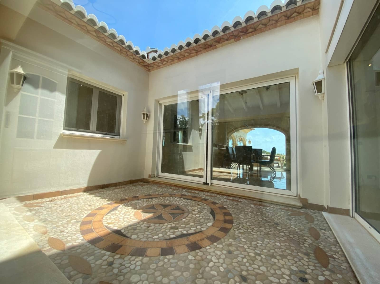 4 bedroom Villa for sale in Moraira with pool garage - € 1,500,000 (Ref: 9895397)