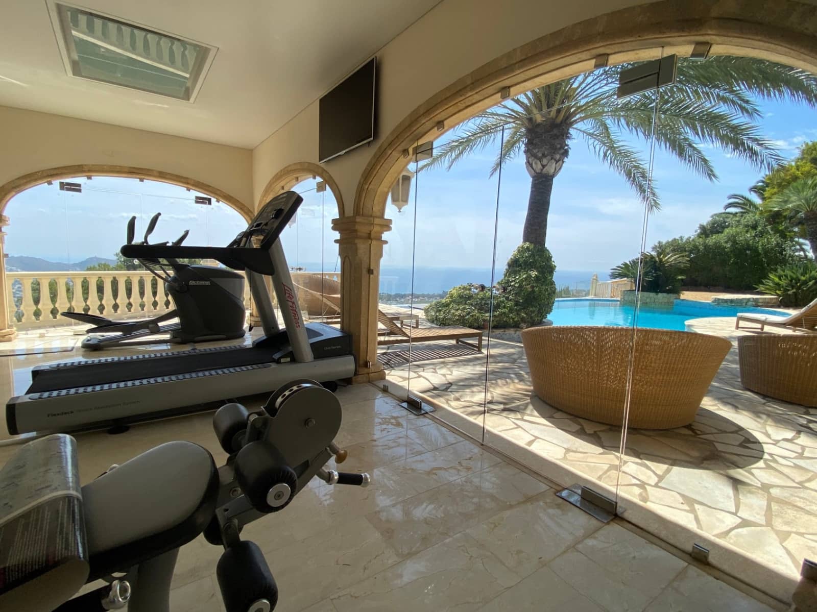 4 bedroom Villa for sale in Moraira with pool garage - € 1,500,000 (Ref: 9895397)