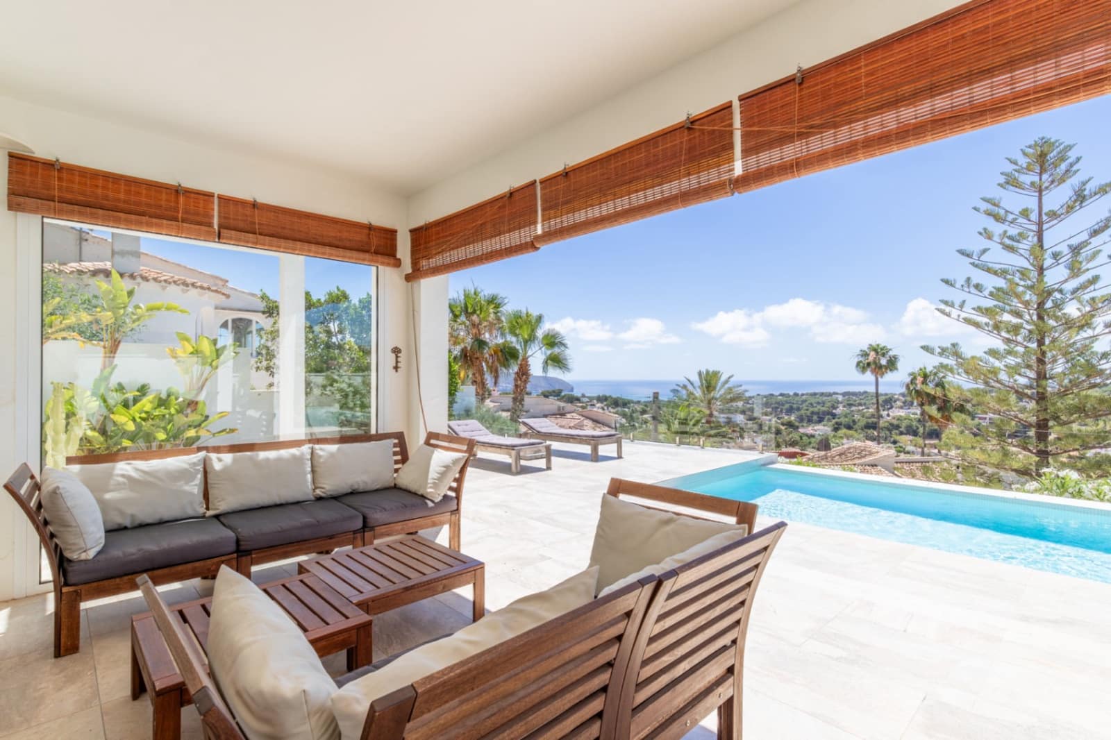 3 bedroom Villa for sale in Moraira with pool garage - € 1,290,000 (Ref: 9906596)