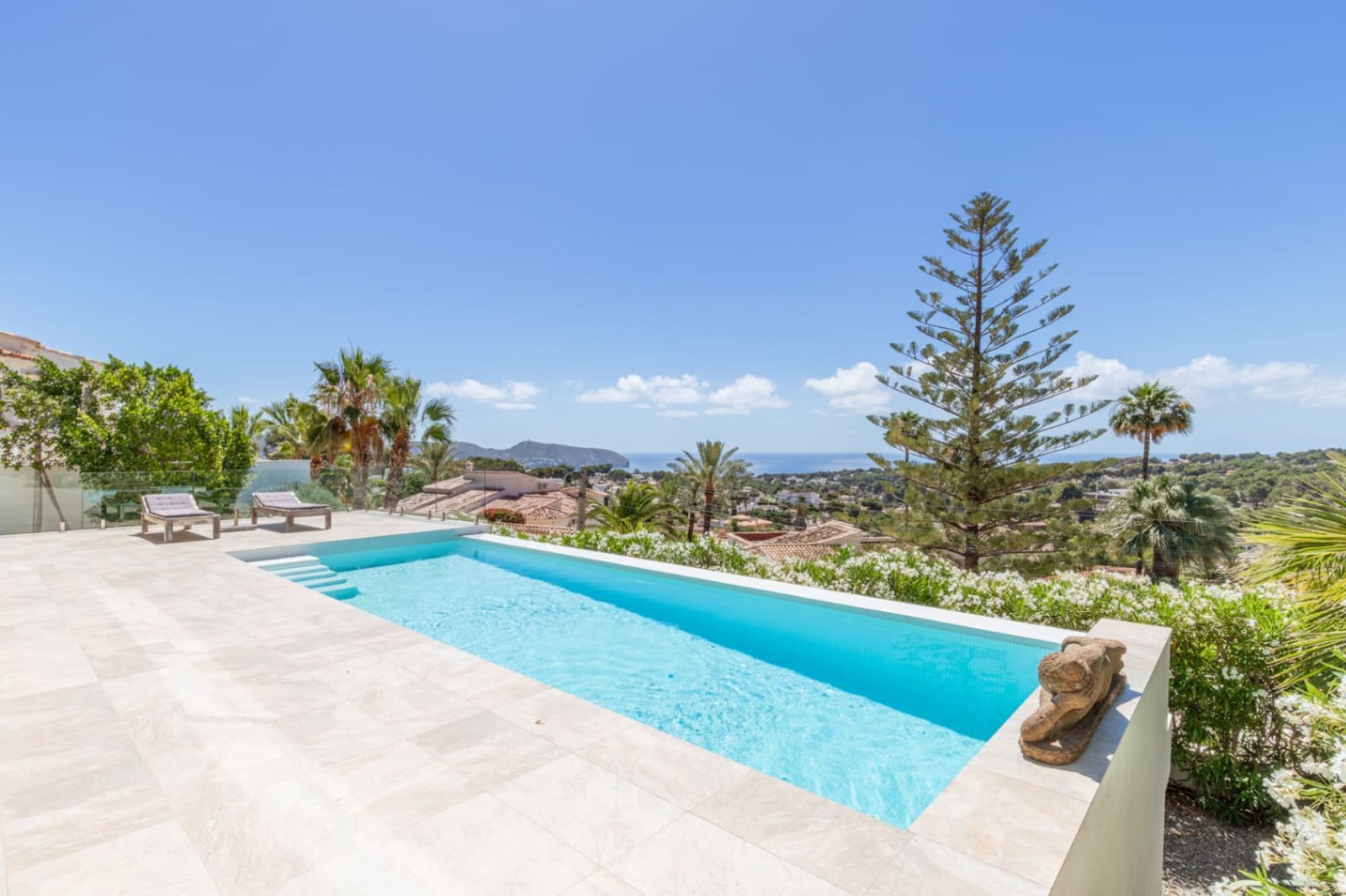 3 bedroom Villa for sale in Moraira with pool garage - € 1,290,000 (Ref: 9906596)