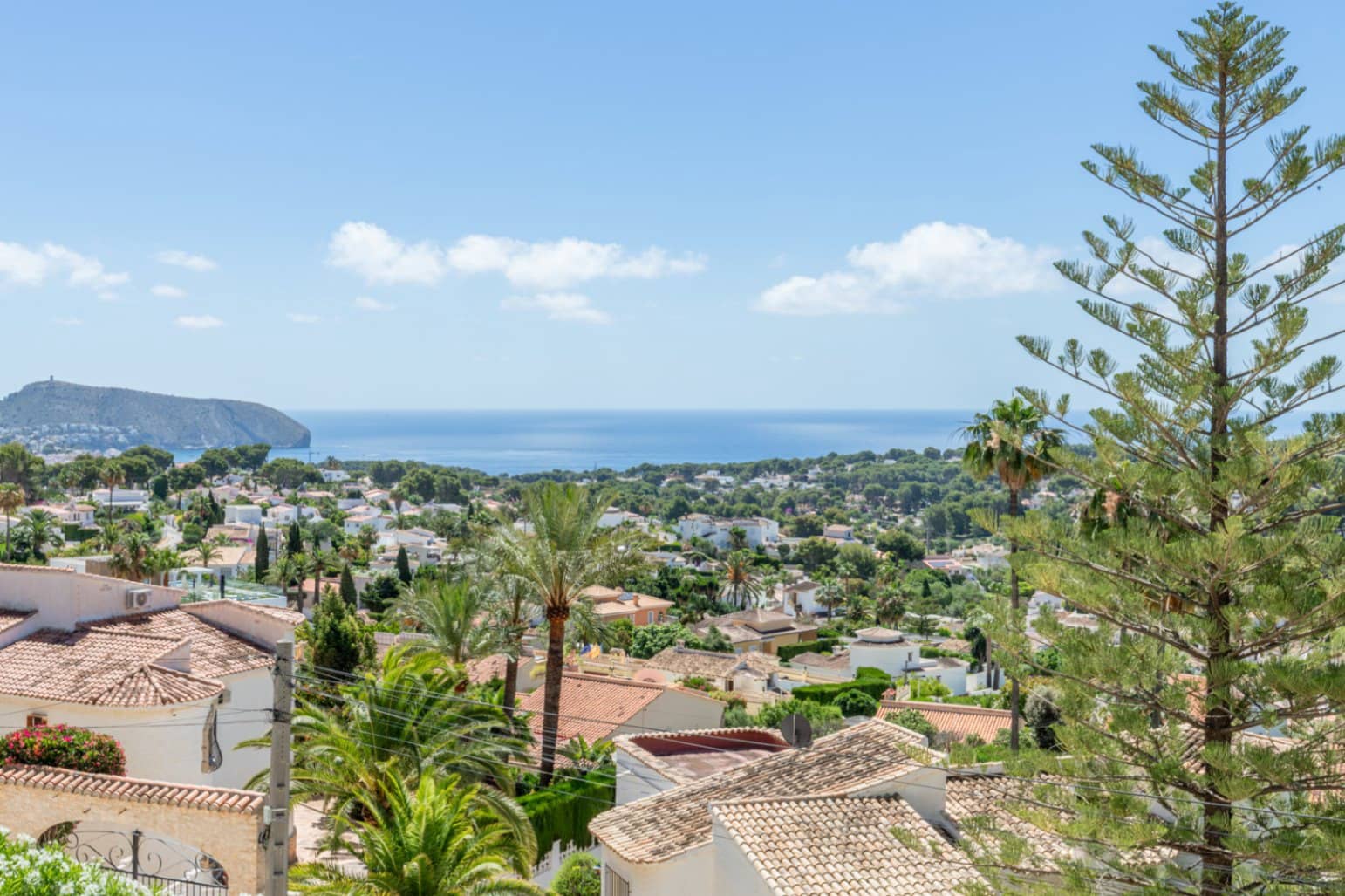 3 bedroom Villa for sale in Moraira with pool garage - € 1,290,000 (Ref: 9906596)