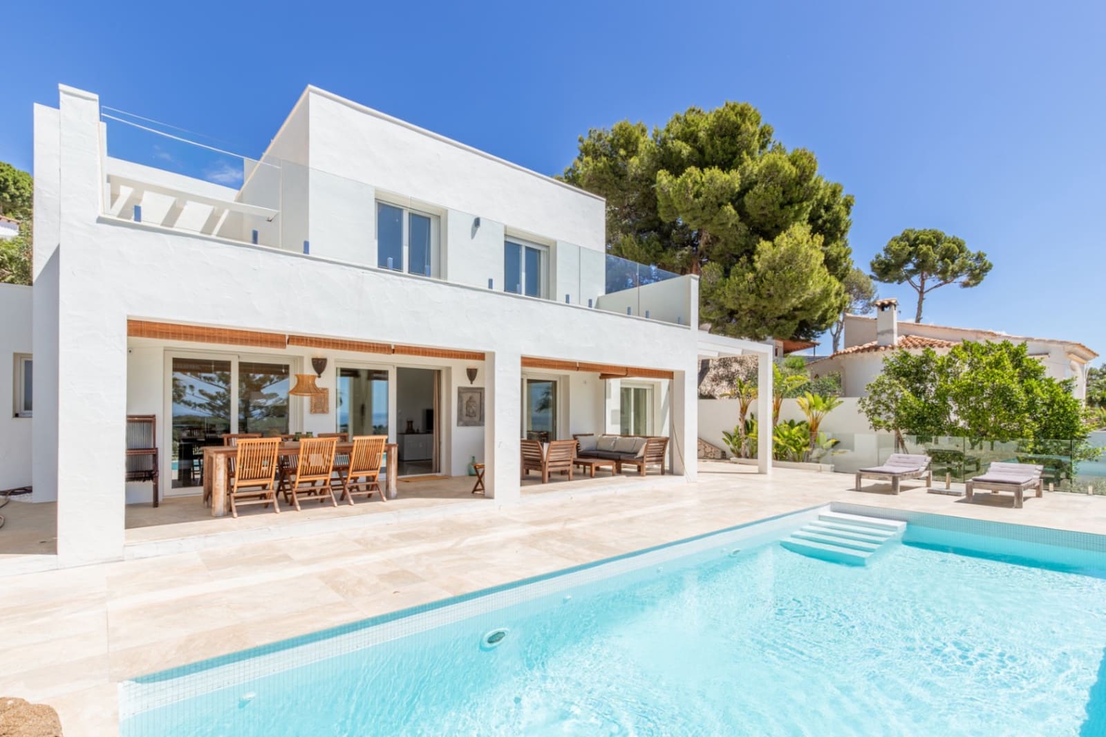 3 bedroom Villa for sale in Moraira with pool garage - € 1,290,000 (Ref: 9906596)