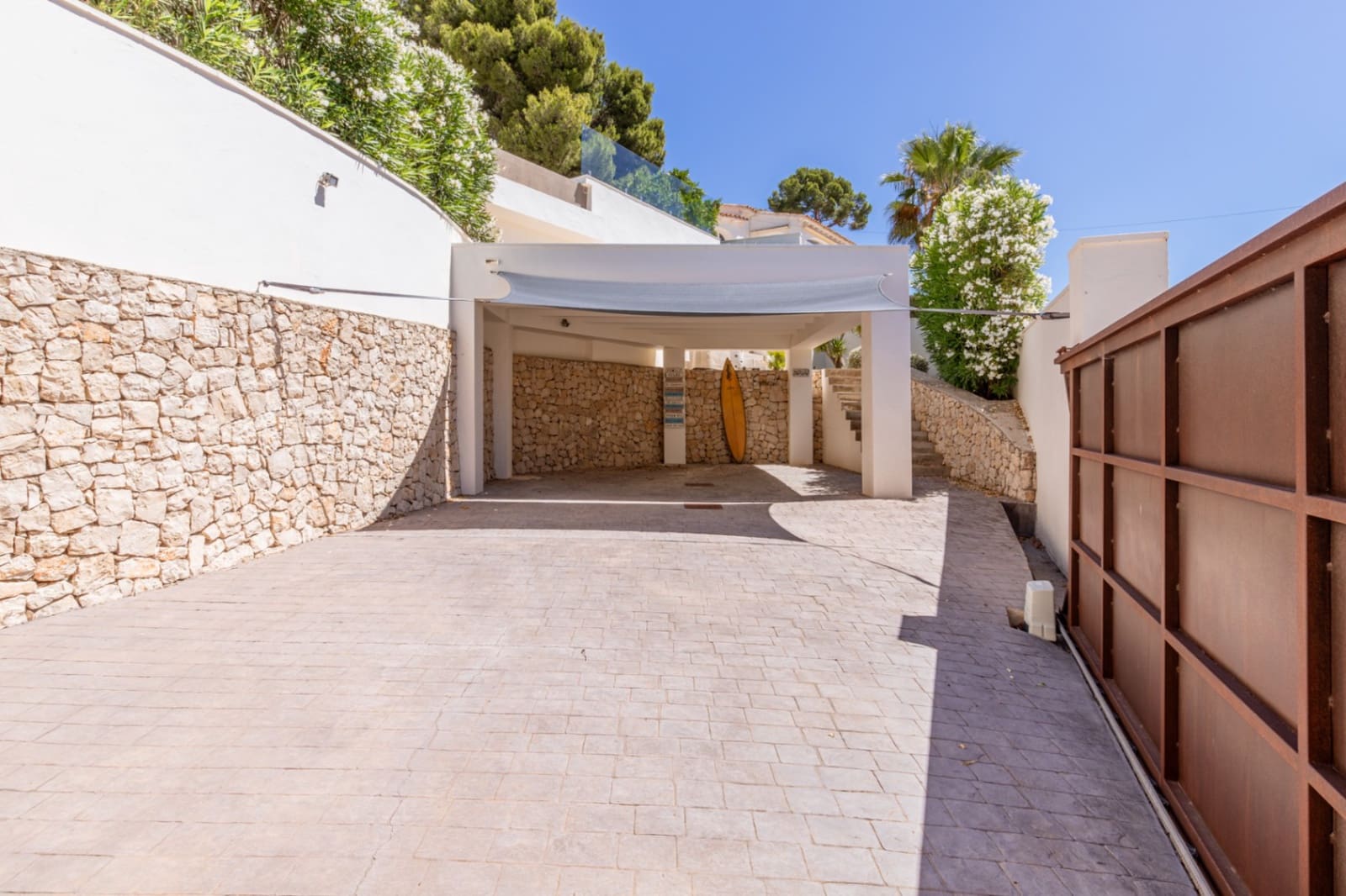 3 bedroom Villa for sale in Moraira with pool garage - € 1,290,000 (Ref: 9906596)