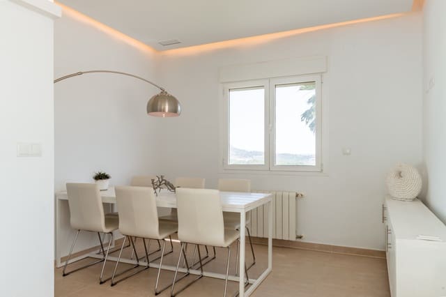 3 soverom Villa til salgs i Moraira, Teulada-Moraira med svømmebasseng garasje - € 925 000 (Ref: 9944365)
