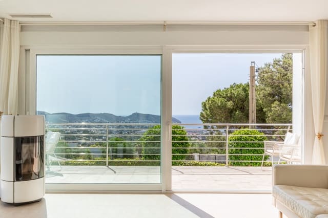 3 soverom Villa til salgs i Moraira, Teulada-Moraira med svømmebasseng garasje - € 925 000 (Ref: 9944365)