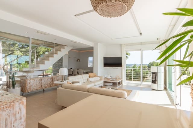 3 soverom Villa til salgs i Moraira, Teulada-Moraira med svømmebasseng garasje - € 925 000 (Ref: 9944365)