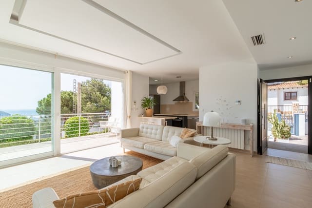3 soverom Villa til salgs i Moraira, Teulada-Moraira med svømmebasseng garasje - € 925 000 (Ref: 9944365)