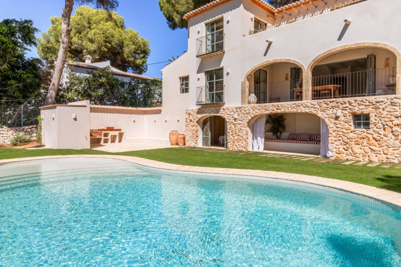 4 bedroom Villa for sale in Javea / Xabia with pool garage - € 2,300,000 (Ref: 9974420)