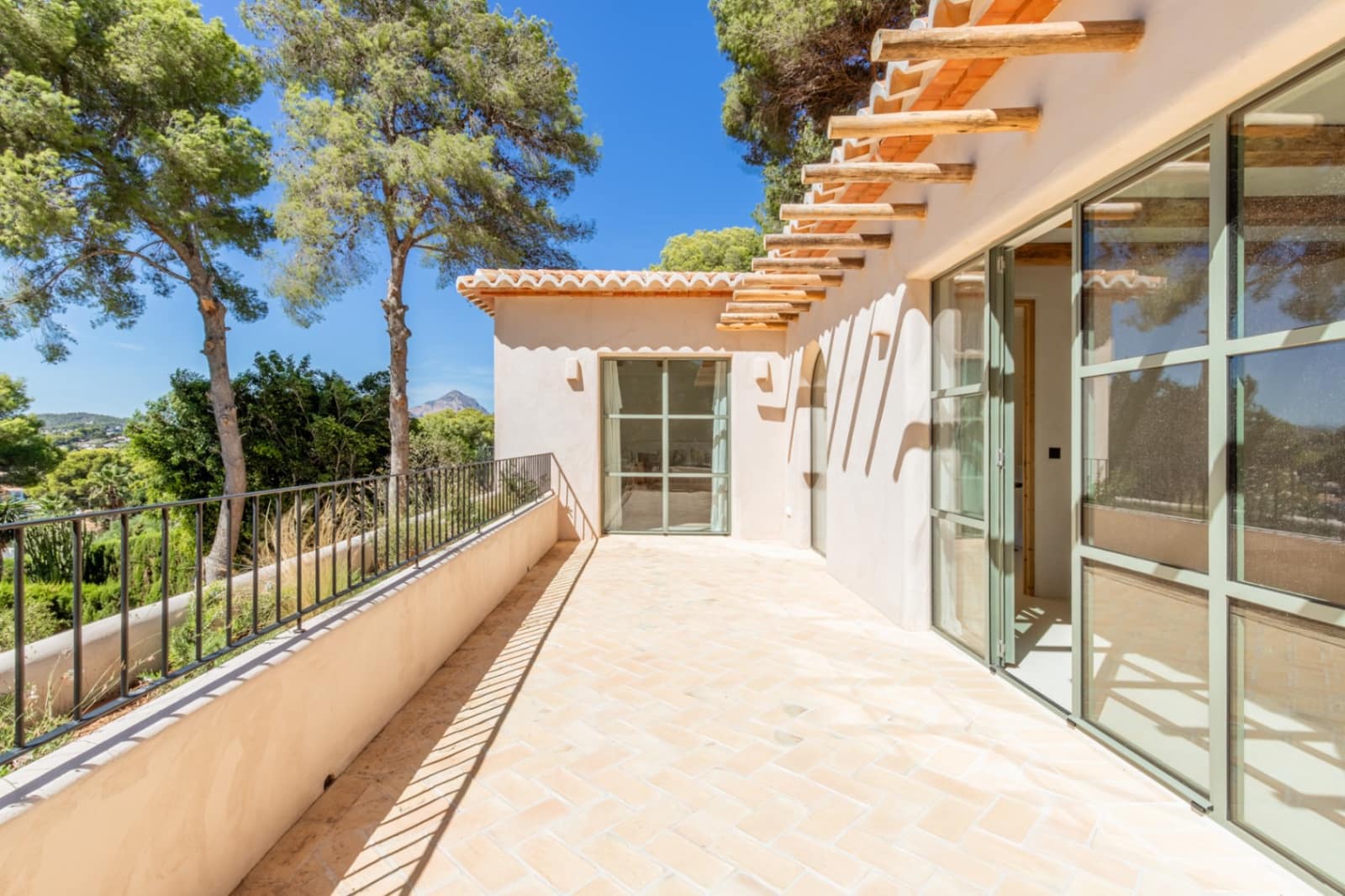 4 bedroom Villa for sale in Javea / Xabia with pool garage - € 2,300,000 (Ref: 9974420)