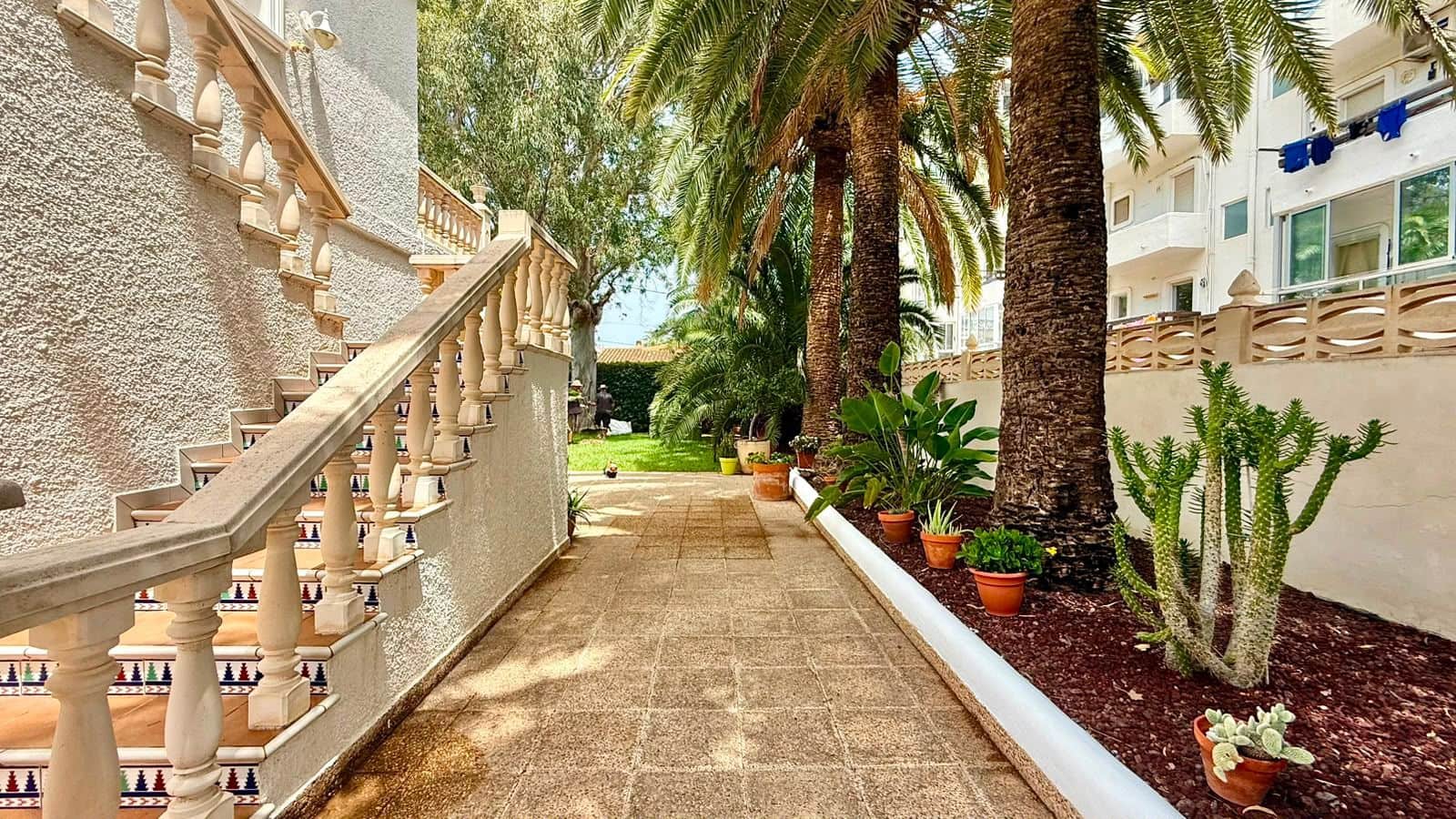 5 soverom Villa til salgs i Denia med svømmebasseng garasje - € 1 395 000 (Ref: 10004625)