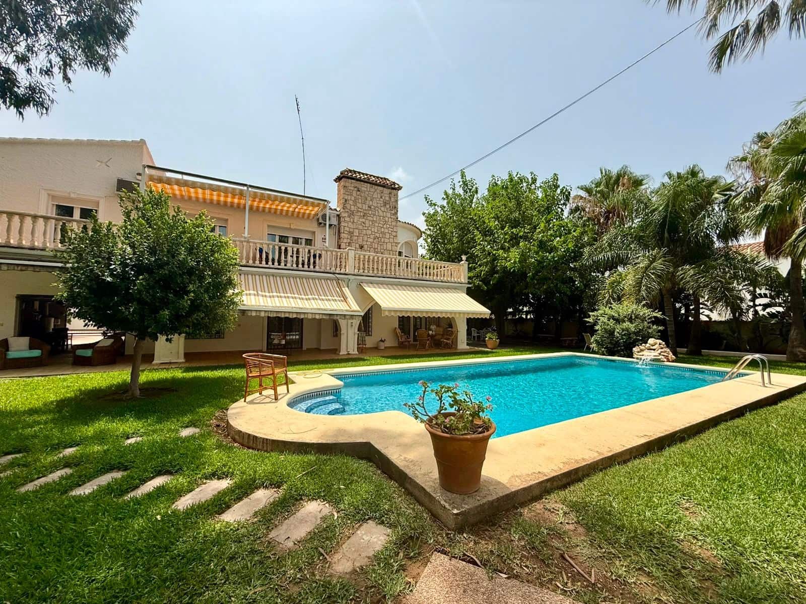 5 soverom Villa til salgs i Denia med svømmebasseng garasje - € 1 395 000 (Ref: 10004625)