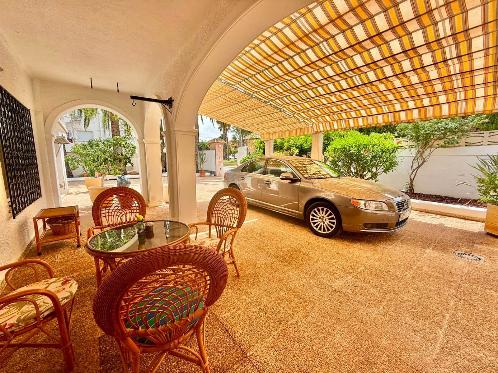 5 soverom Villa til salgs i Denia med svømmebasseng garasje - € 1 395 000 (Ref: 10004625)