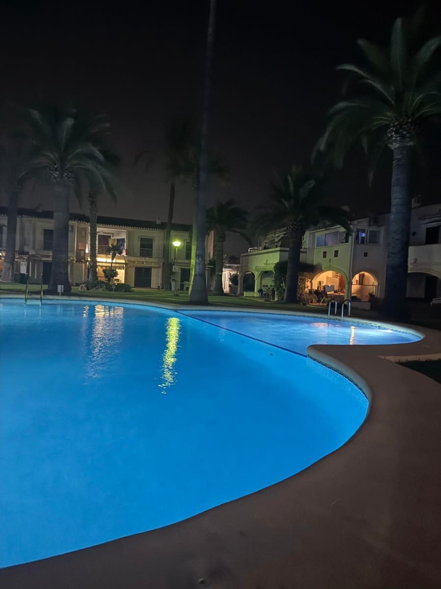 2 soveværelse Rækkehus til salg i Denia med swimmingpool - € 369.000 (Ref: 10136521)