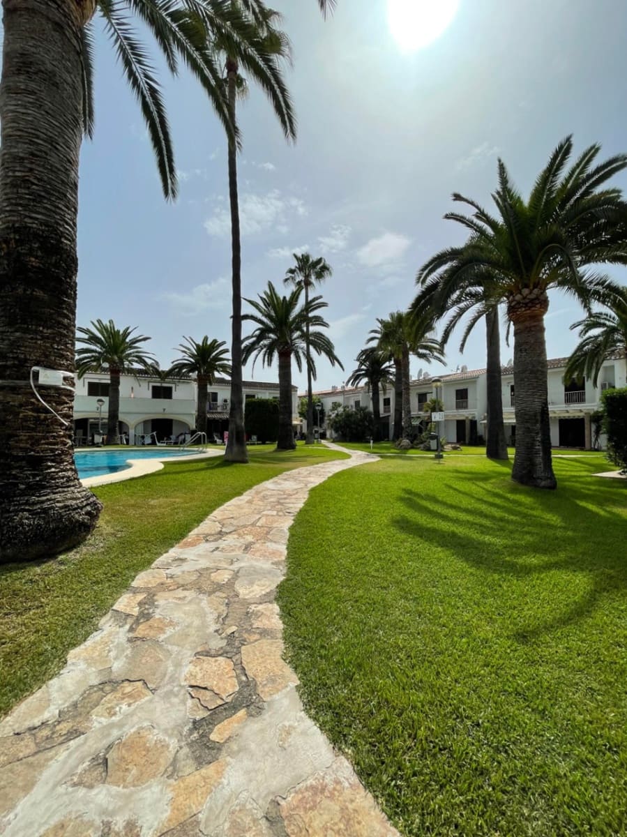 2 soveværelse Rækkehus til salg i Denia med swimmingpool - € 369.000 (Ref: 10136521)