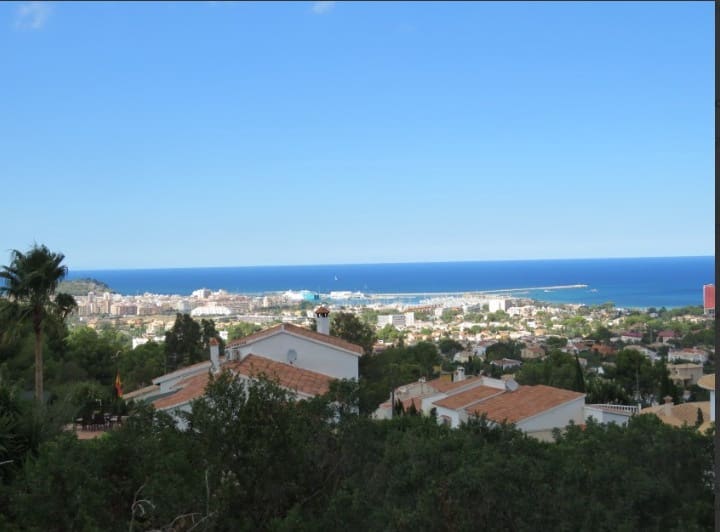 4 slaapkamer Villa te koop in Denia met zwembad garage - € 1.860.000 (Ref: 8402486)