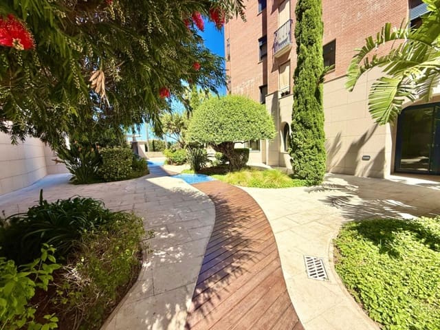 3 bedroom Apartment for sale in Dénia with garage - € 399,000 (Ref: 9733873)