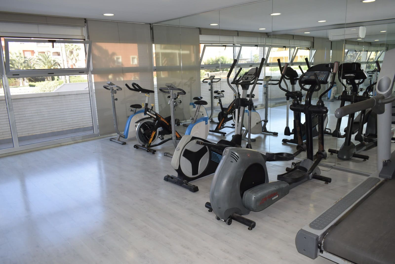 2 bedroom Apartment for sale in Denia with pool garage - € 298,000 (Ref: 9821016)