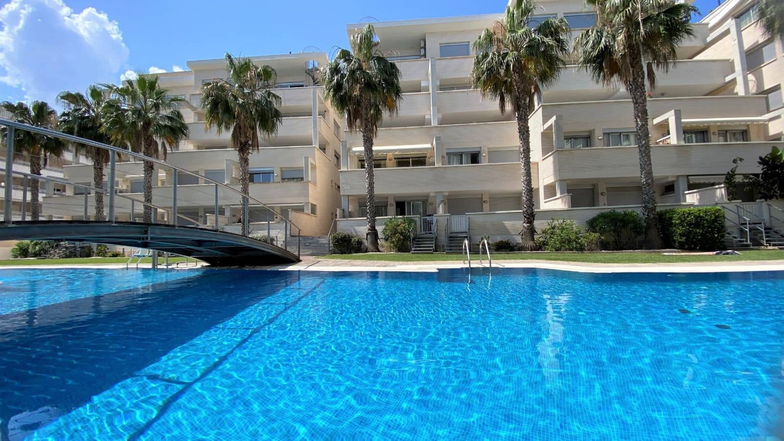 2 bedroom Apartment for sale in Denia with pool garage - € 298,000 (Ref: 9821016)